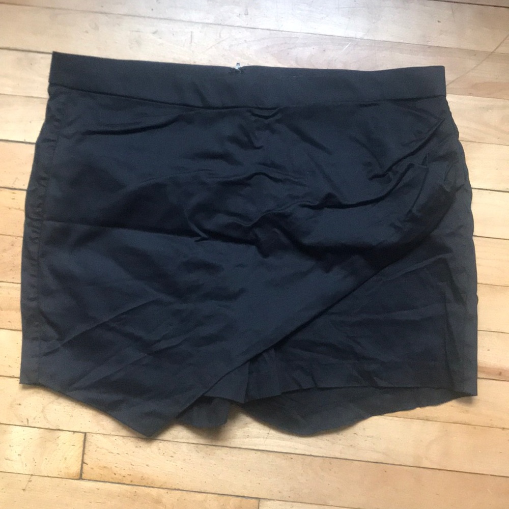 EUC - like new! Torrid SKORT size 18